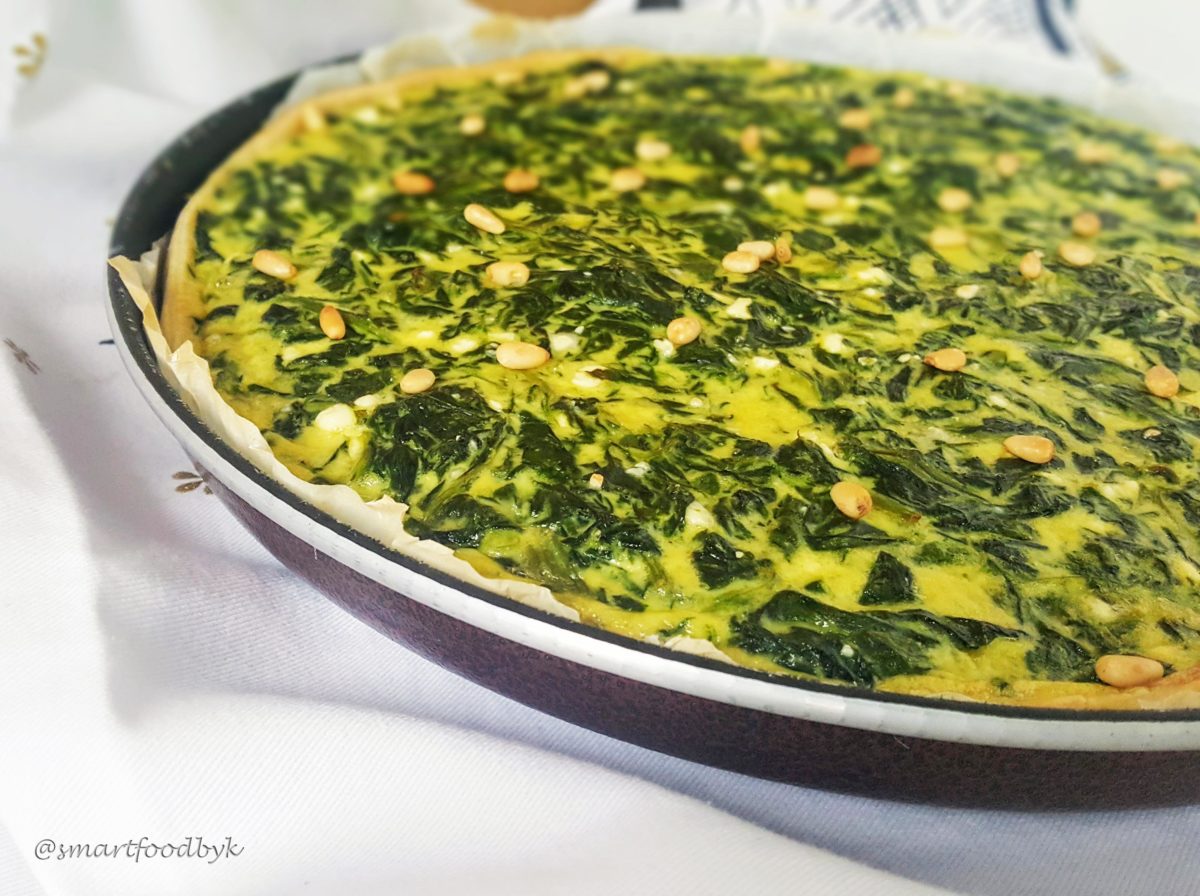 Spinach tart with goat cheese and pine nuts