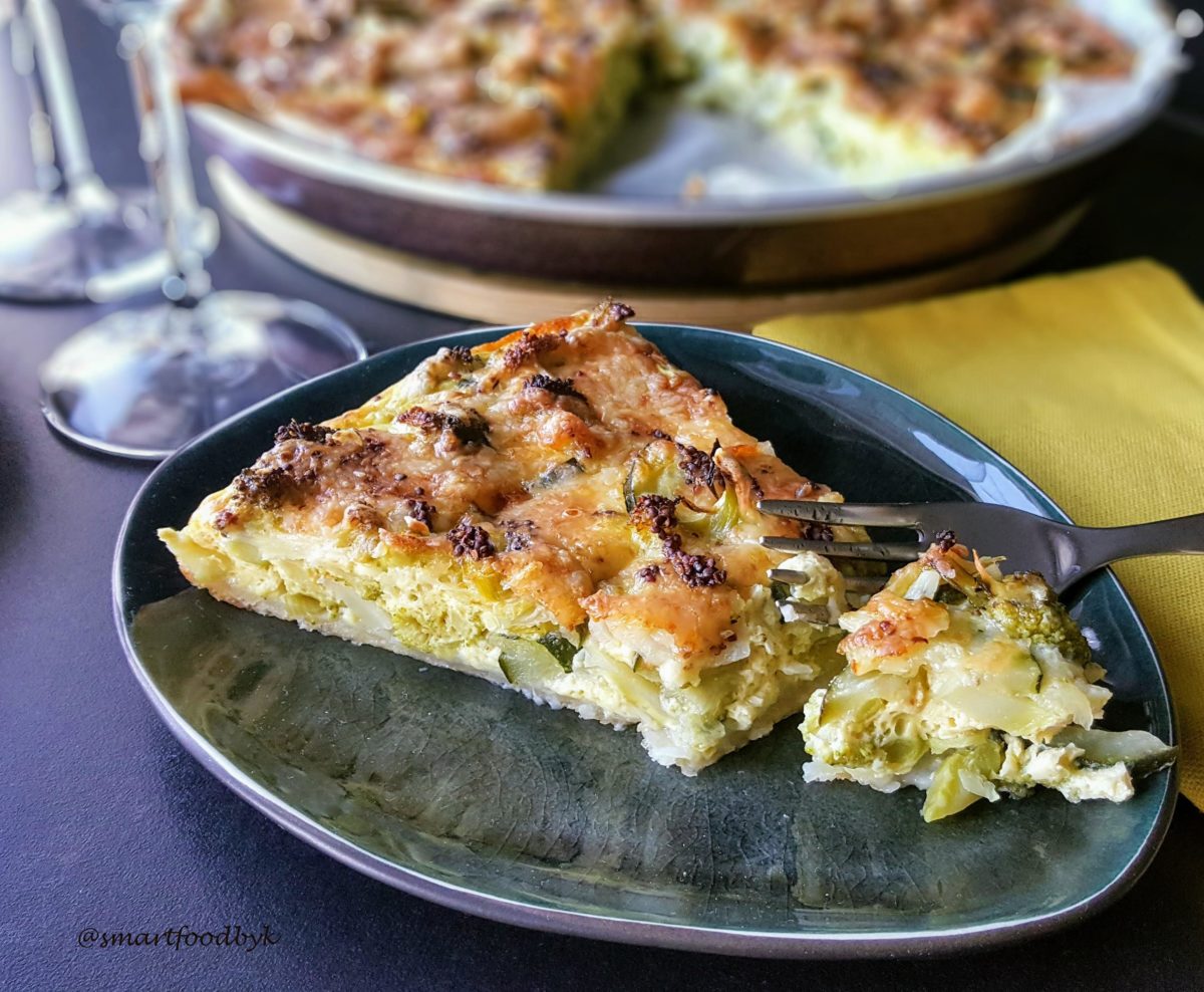 Green vegetables quiche with mustard and Gouda cheese