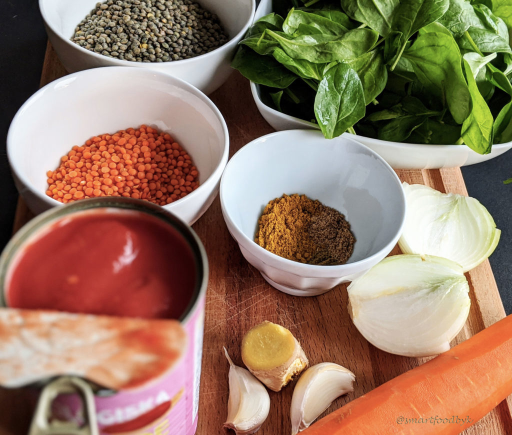 Ingredients for the wholesome curry soup. Les ingrédients pour la soupe au curry.