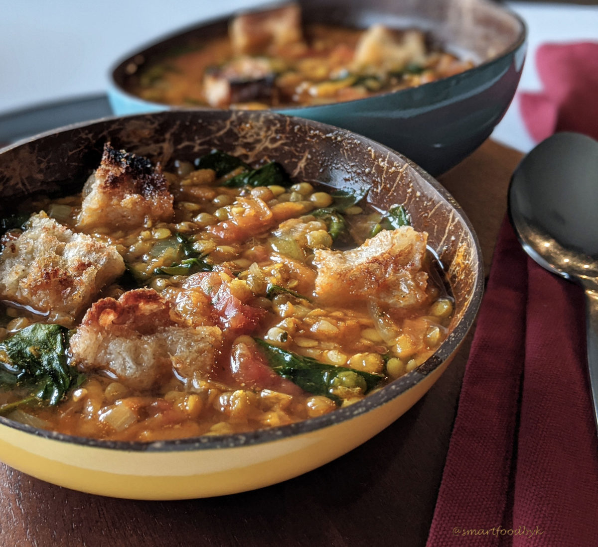 Lentil, tomato and spinach curry soup